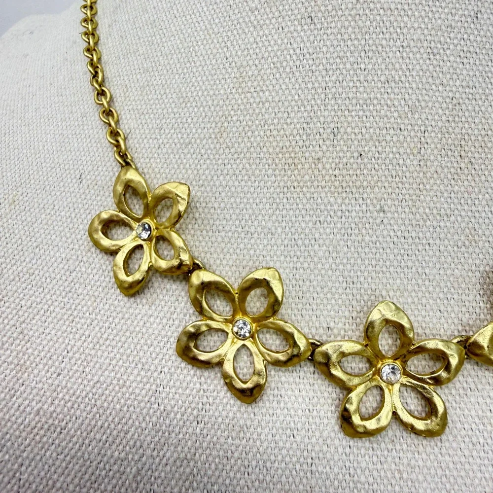 VCLM‎ Flower Necklace Crystal Accents Adjustable Chain Gold Tone 90s Vintage